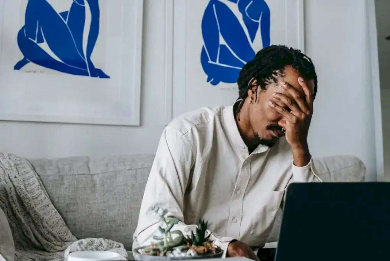Before You Apply For Any Scholarship, Read This Guide